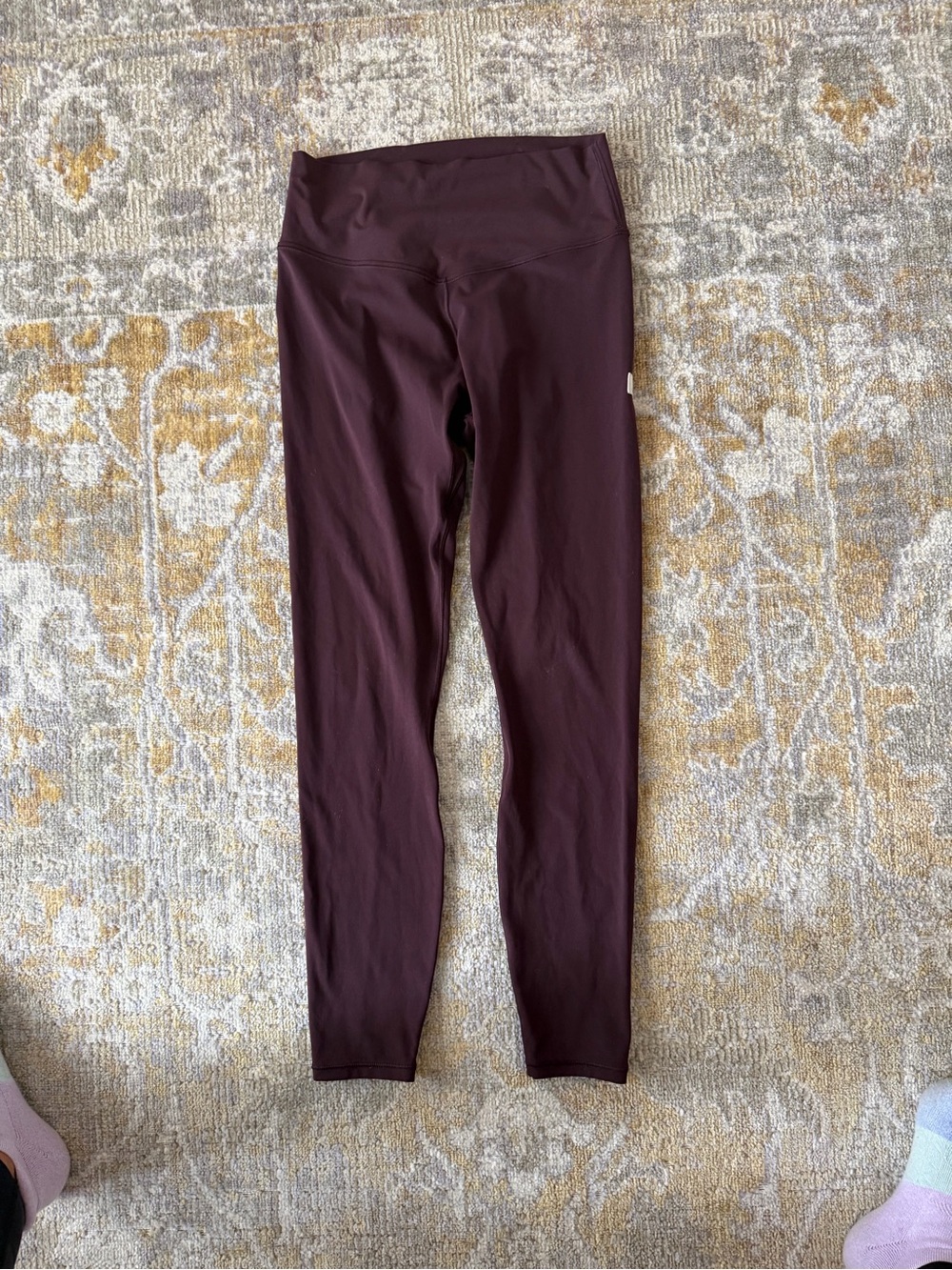 Vuori High-Waist Leggings in Deep Plum